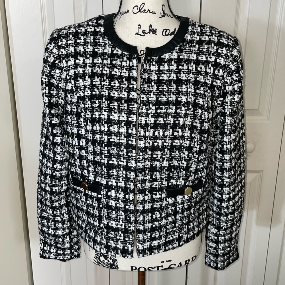 TRUTH BY REPUBLIC Women’s Black, White And Gold Jacket.  NWTS MSRP $98.00 SZ 8